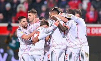 拜仁创造德甲年度奇迹：整年霸占榜首续写辉煌篇章