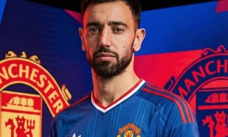 B费40万周薪续约传闻真相揭秘！曼联不再两难，留下队长已成必然