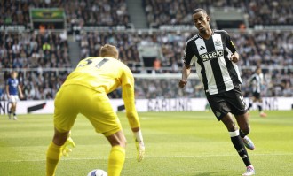 利物浦1.3亿英镑求购伊萨克，英超转会市场风云再起