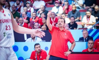 世界最佳不在NBA！四年三冠，字母哥直言想为他效力