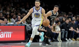 库里27+2+5巴特勒21+5+4 勇士战胜篮网