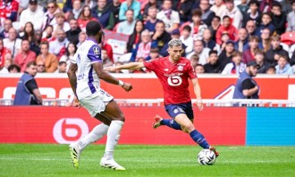 18岁姆巴佩弟弟补时读秒绝杀！里尔3连胜登顶法甲，38岁吉鲁替他开路