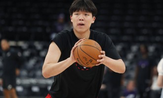 杨瀚森处境正在变好吗？对比同级菜鸟答案很残忍