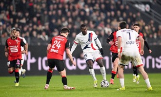 法甲争冠白热化：1-3，巴黎圣日耳曼7连胜终结,多赛一场仅领先2分